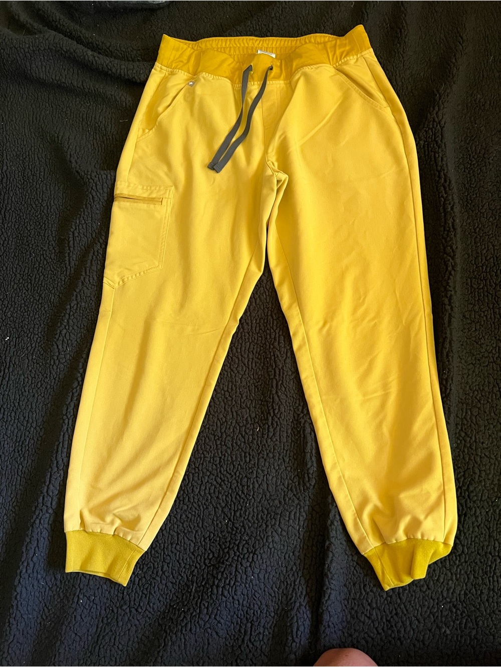 Figs Women's Yellow Drawstring Jogger Sweatpants - Picture 1 of 1